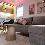 Aquarius Porto Sauna Apartment